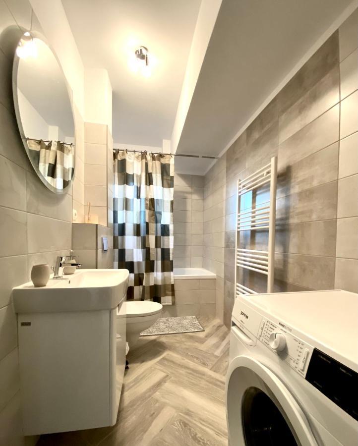 Moonrise Apartment Braşov Esterno foto
