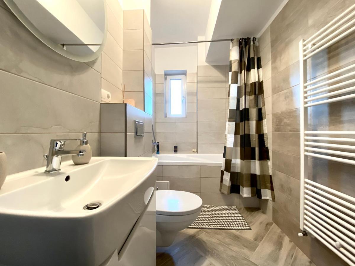 Moonrise Apartment Braşov Esterno foto